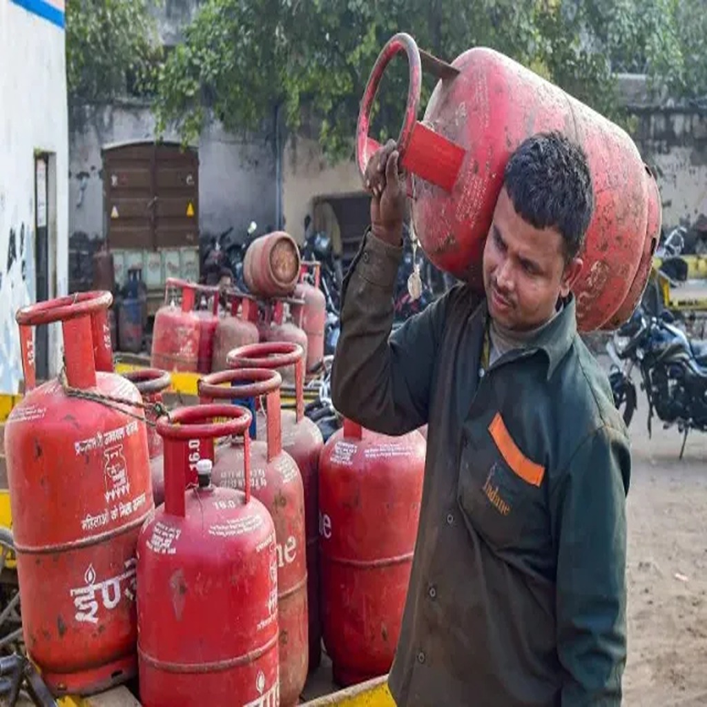 Pune’s food and hospitality sector hit by LPG hike