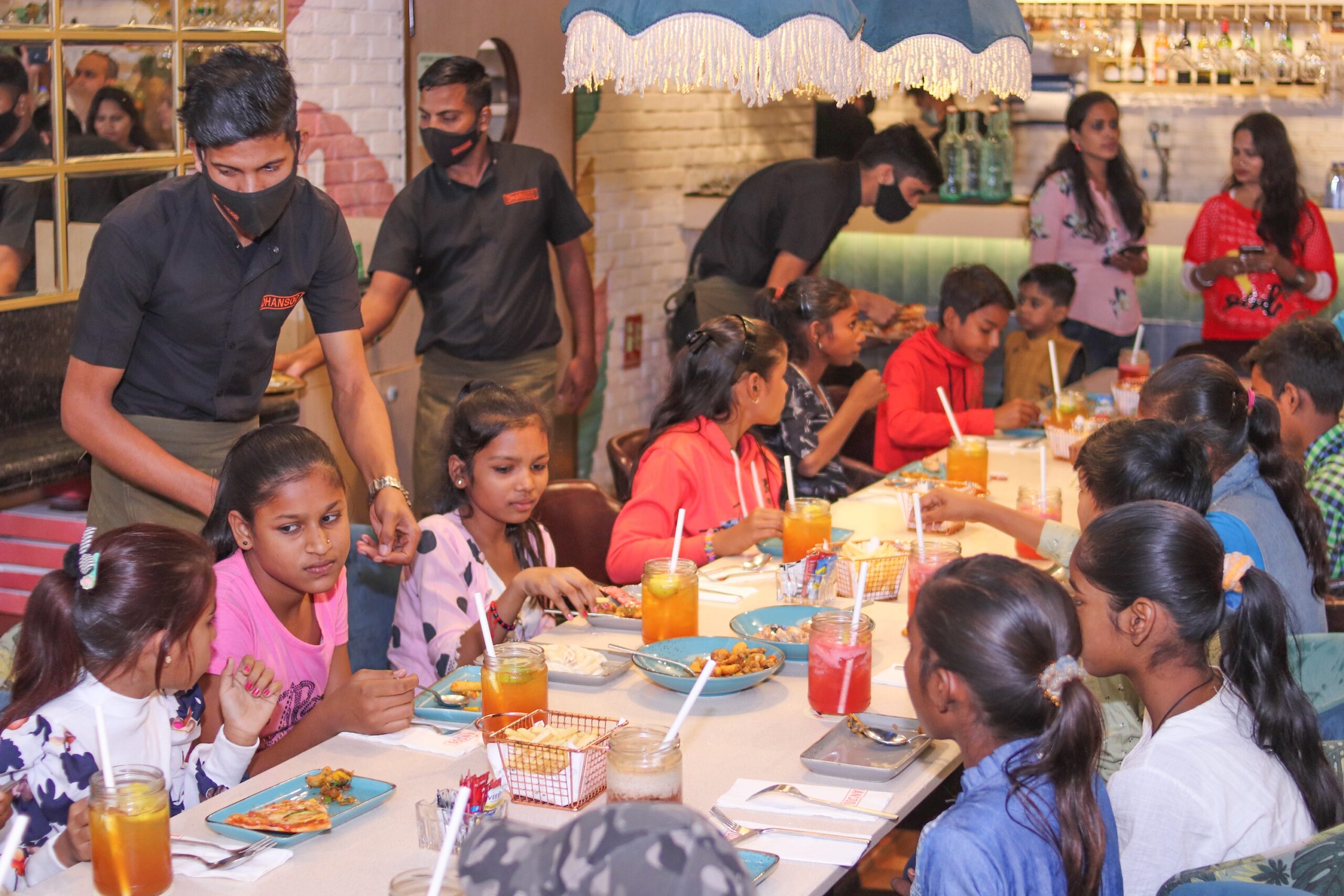 Dhansoo Café organizes Children’s Day Treat for Underprivileged kids from Vision Unlimited NGO