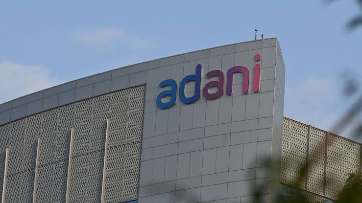 Adani Airport Holdings to Acquire Majority Stake in Semolina Kitchens for F&B and Lounge Business Expansion