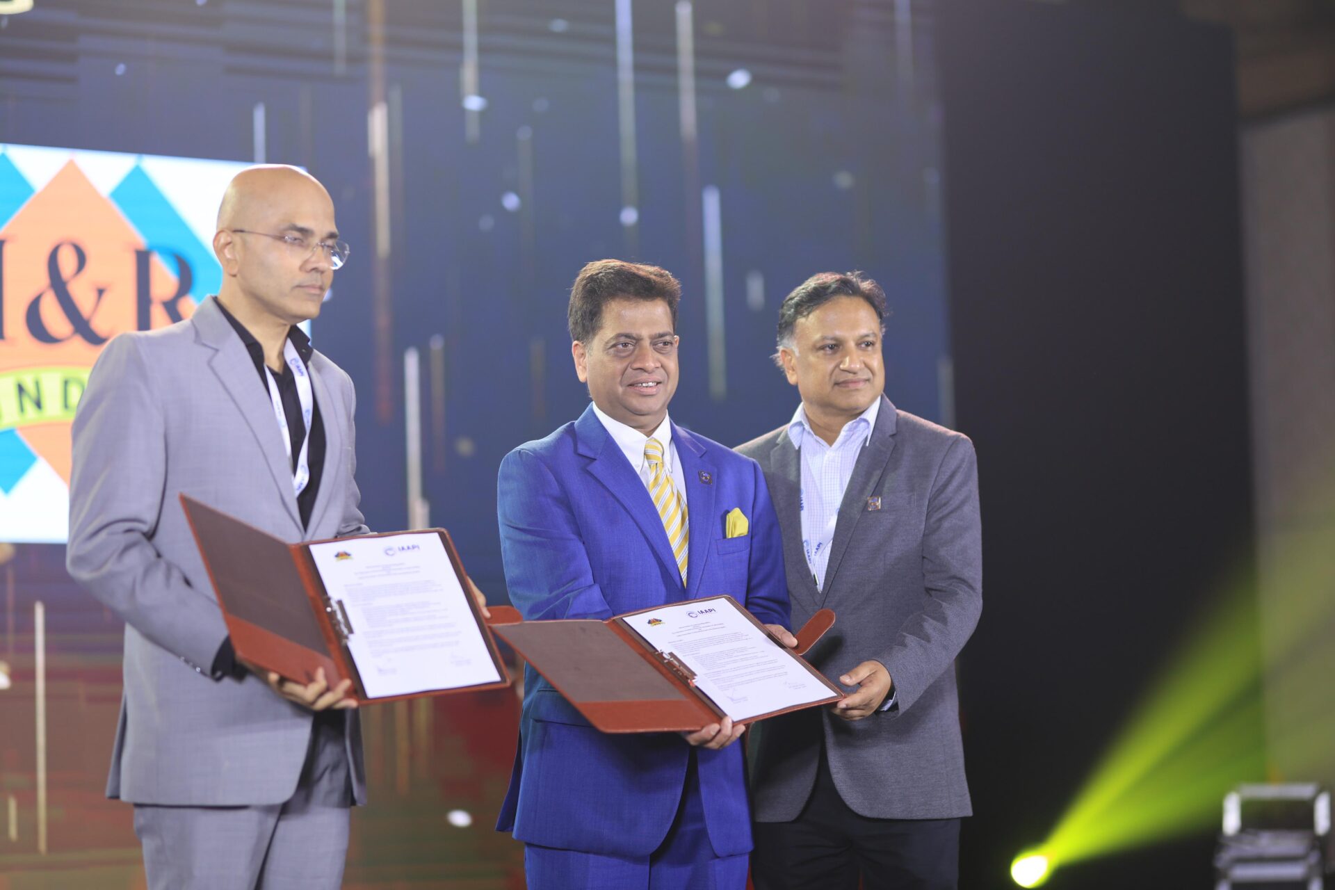 FHRAI and IAAPI Ink MOU to Enhance Industry Collaboration
